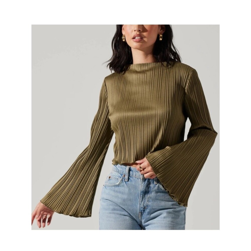 ASTR the Label Olive Pleated Plisse Bell Sleeve High Neck Cropped  Blouse Small